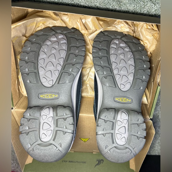 Keen Kaci iii Slip-On in Dress Blue/Steel Grey. - Picture 6 of 7